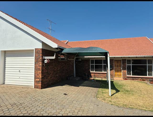 3 BEDROOM SECTIONAL TITLE FOR SALE IN ELANDSRAND